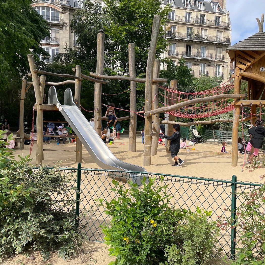Aire de jeux pour enfants 2
